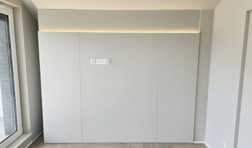 garderoba z drzwiami na zamówienie