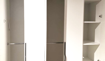 szafa na wymiar z drążkami i półkami