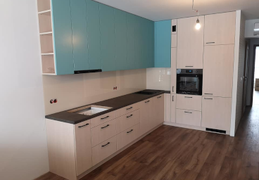 jak usunąć zarysowania z mebli kuchennych